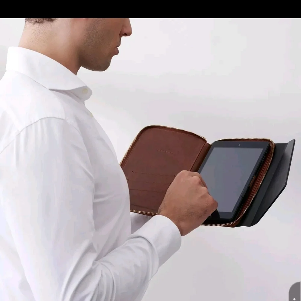 Dulccio Leather Zipped Tablet Folio Case Holder - Picture 4 of 8